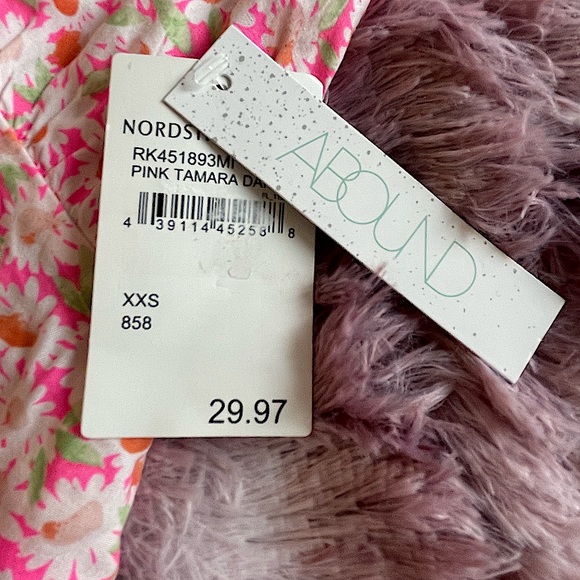 *NEW* Nordstrom Halter Dress - Picture 4 of 4